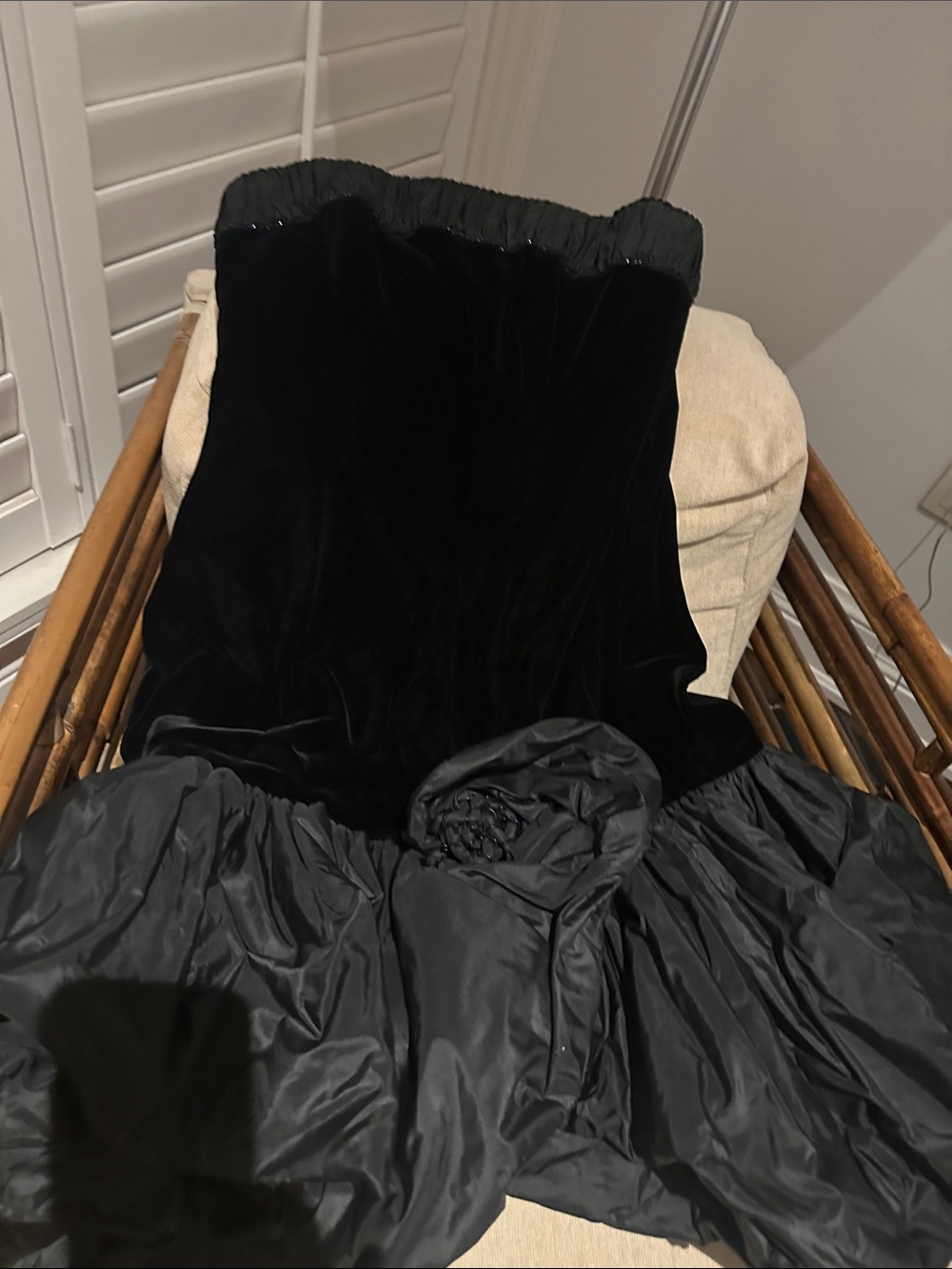 Elegant Black Strapless Velvet Evening Dress